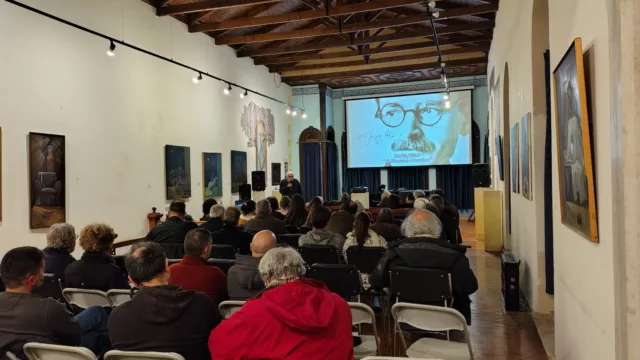 Photoshoot The Red Teacher 05