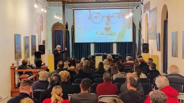 Photoshoot The Red Teacher 07