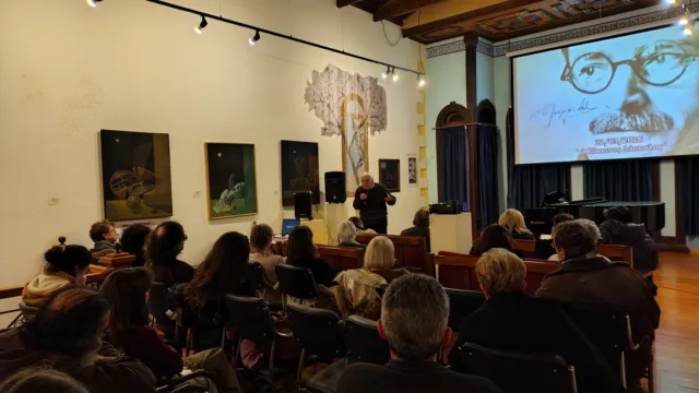 Photoshoot The Red Teacher 13