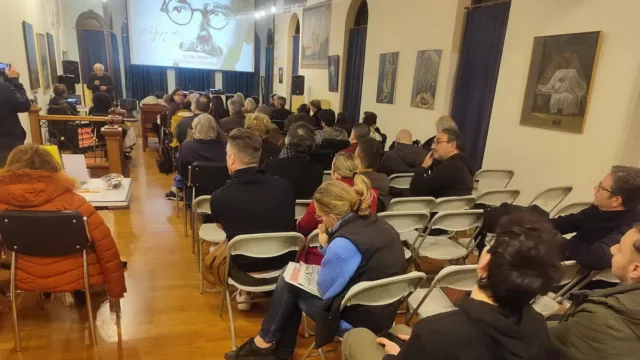 Photoshoot The Red Teacher 24