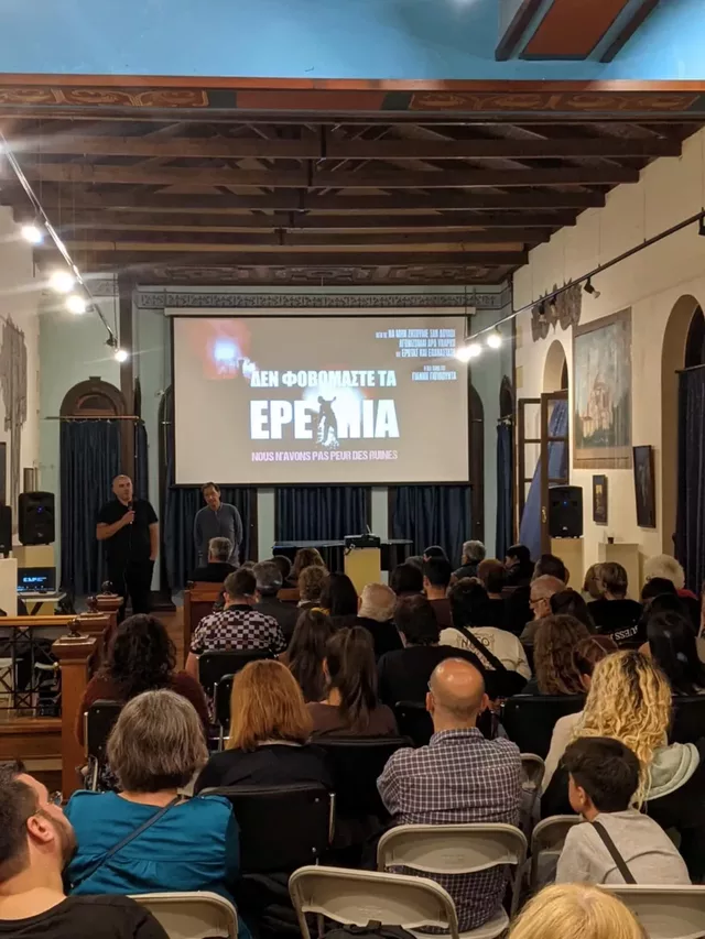 Photoshoot We are not afraid of ruins 09