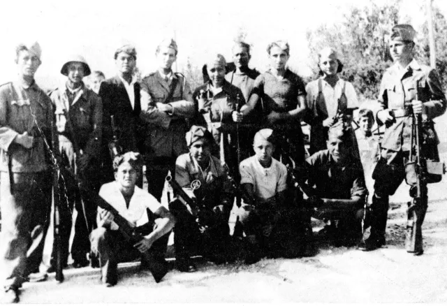Partizanoi Athinon 02