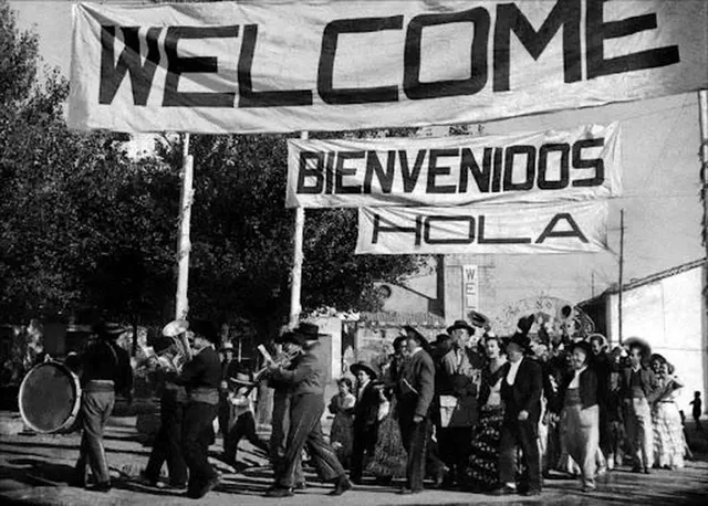 Welcome Mr Marshall 1953 23